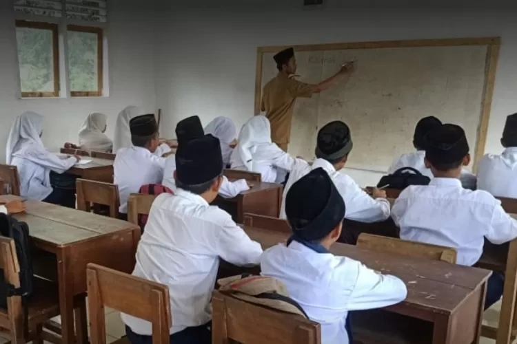Lowongan Kerja Guru Bahasa Indonesia Yayasan An Najah Rancamaya Cilongok
