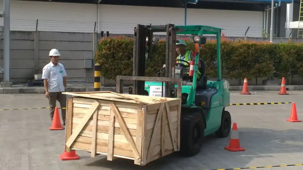 Tips Menjadi Operator Forklift